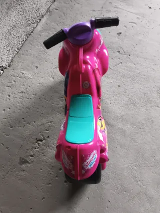 Moto infantil Shimmer & Shine rosa