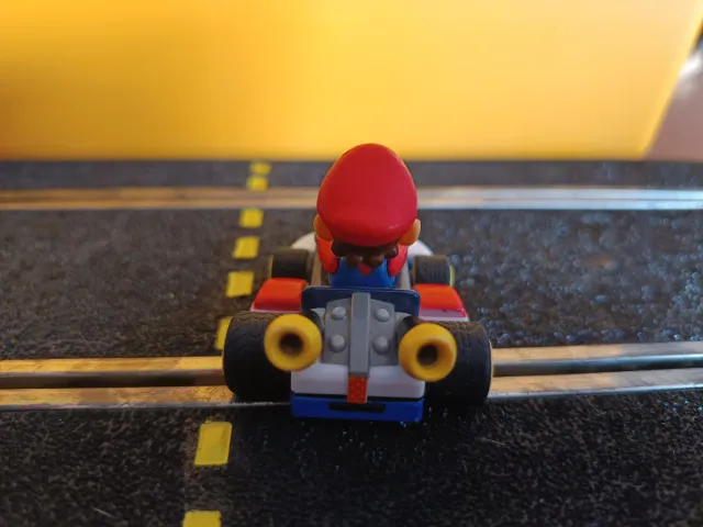 Scalextric carrera first 1/64 Mario Kart