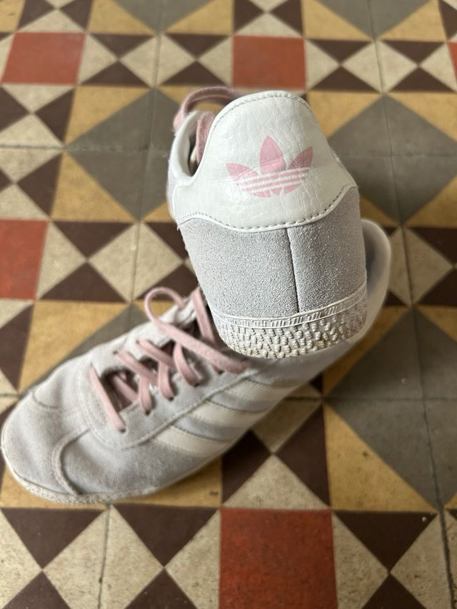 Tênis Adidas Gazelle Bege/Rosa