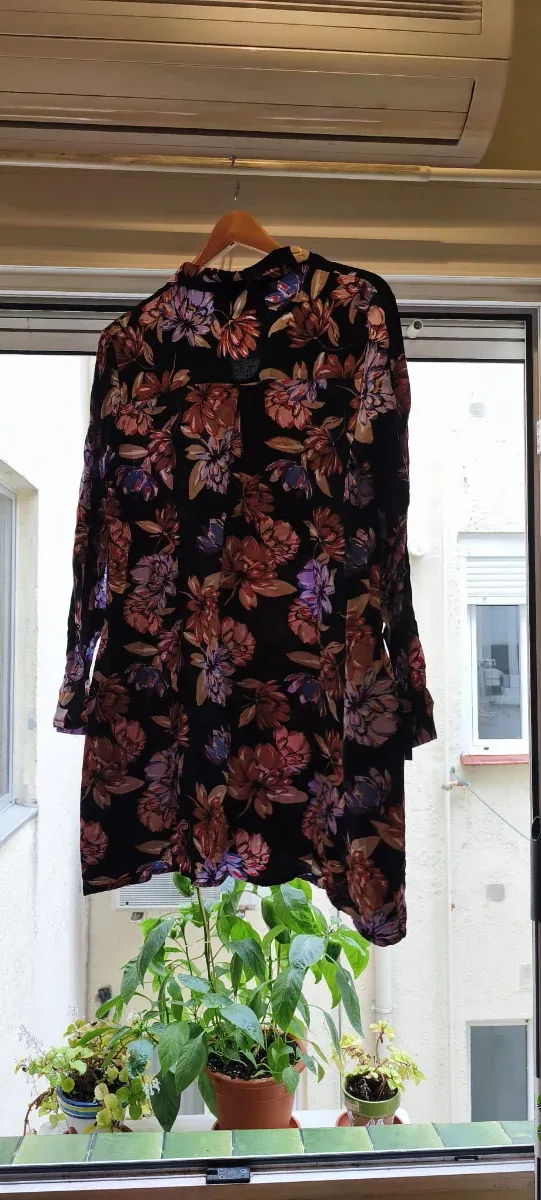 Vestido camisero estampado floral manga larga