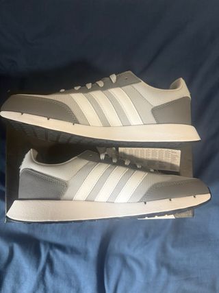 Zapatillas Adidas Gris y Blanco Talla 43 1/3