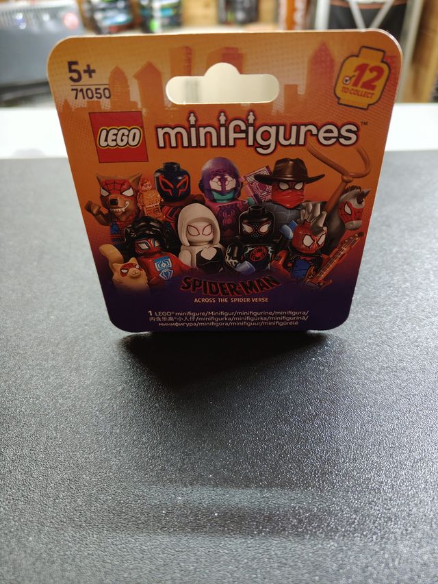 Lego Minifigures 71050 Hobie Brown