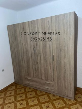 Guardaroba armadi spaziosi ed eleganti in legno a 2, 3 e 4 ante.