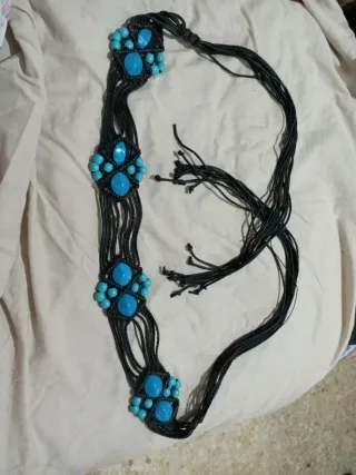 Cinturón artesanal con piedras turquesa