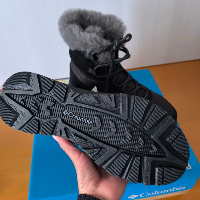 Botas Columbia Negras y Grises Talla 41