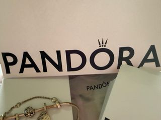 Pulsera Pandora con 4 charms