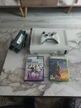 Xbox 360 Blanca + 2 Juegos + Mando