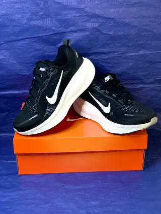 Nike Vomero 18 Scarpe da Corsa Nere