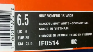 Nike Vomero 18 Scarpe da Corsa Nere