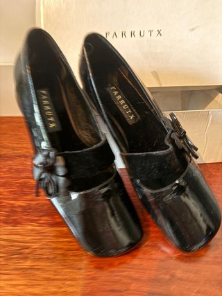 Bailarinas FARRUTX charol negro flor terciopelo