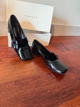 Bailarinas FARRUTX charol negro flor terciopelo