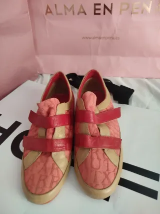 Zapatillas Farrutx rosas y rojas