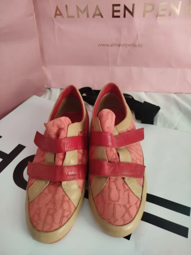 Zapatillas Farrutx rosas y rojas