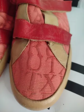 Zapatillas Farrutx rosas y rojas