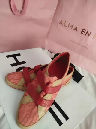 Zapatillas Farrutx rosas y rojas