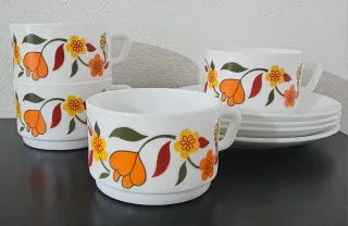 4 tazze e piattini con disegno tulipano vintage