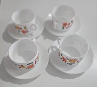 4 tazze e piattini con disegno tulipano vintage