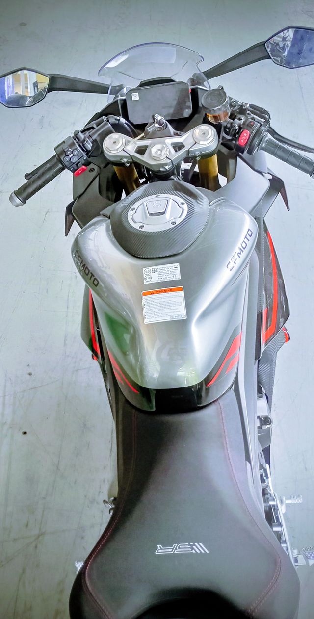 CF Moto 450 SRS Negra y Roja