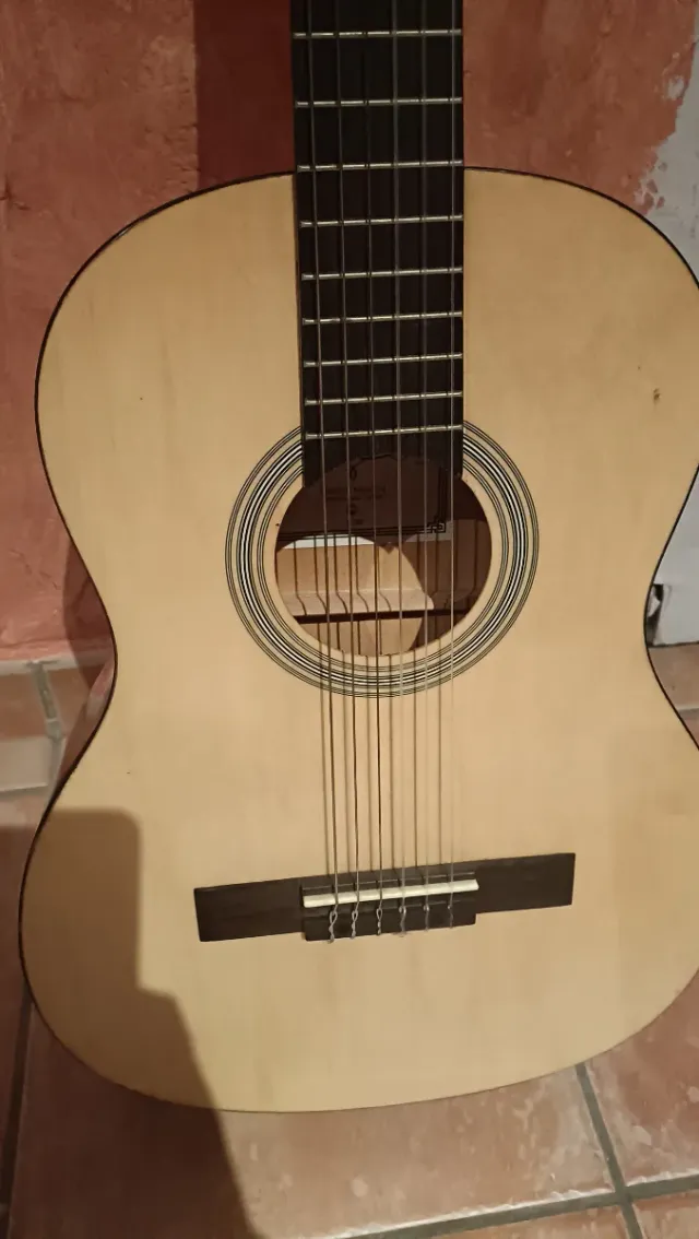Guitarra Cadete con funda y afinador