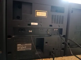 Minicadena de sonido Sanyo DC-D3U con altavoces