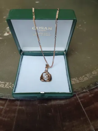 Colgante Gusán Bañado en Oro con Perla