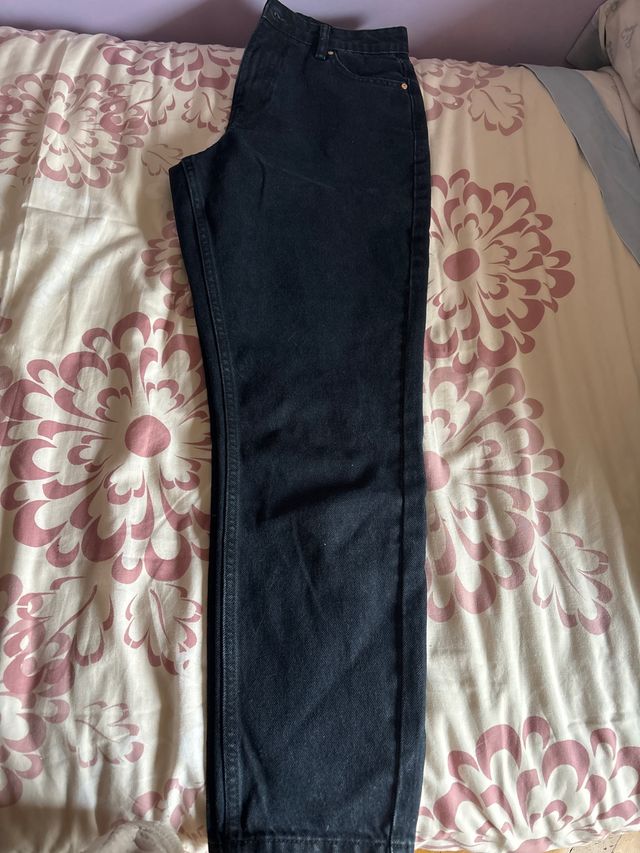 Vaqueros anchos negros