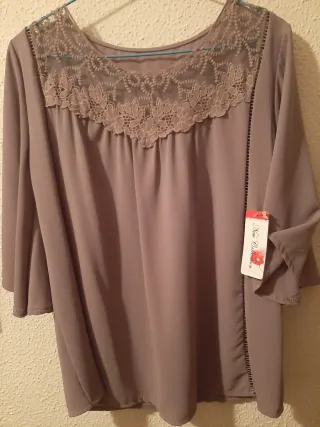 Blusa color bison con encaje talla 48