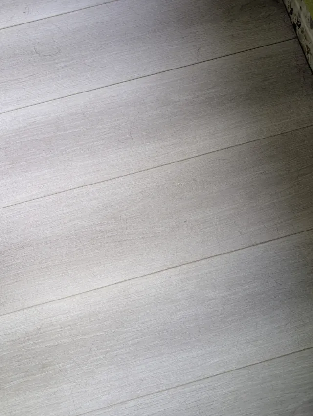 Suelo laminado click fácil instalación