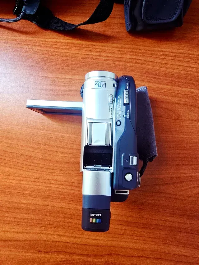 Sony Handycam DVD Camcorder Plata