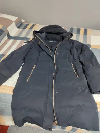Parka acolchada Zara negra
