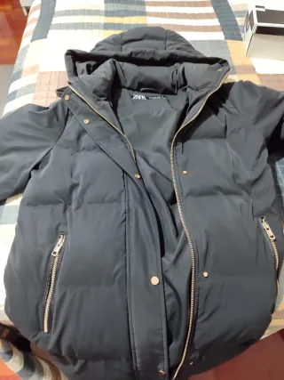 Parka acolchada Zara negra