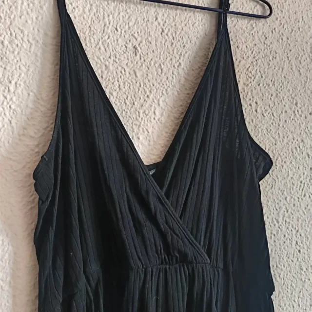 Mono negro corto tirantes