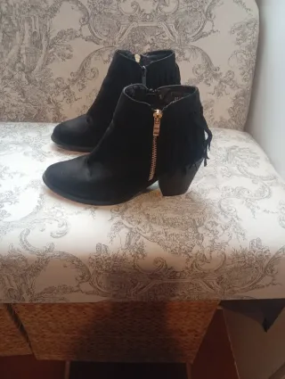 Botas negras con flecos Talla 38 grande