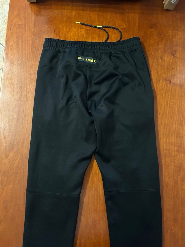 Pantaloni Nike air Max  neri con zip verde