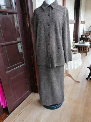 Traje falda y chaqueta talla 44