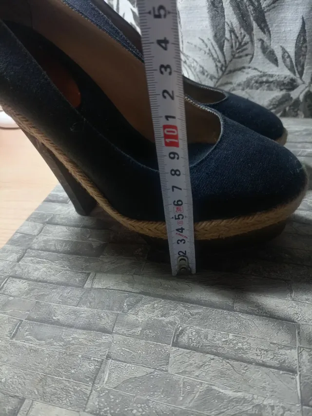Scarpe Christian Louboutin con tacco in legno