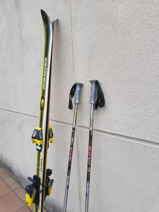 Esquís Rossignol con bastones