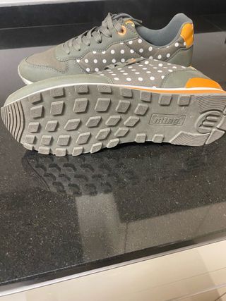 Zapatillas Mustang Verde y Naranja Lunares