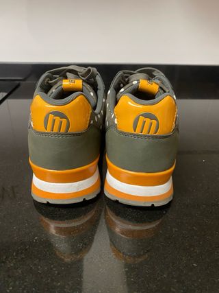 Zapatillas Mustang Verde y Naranja Lunares