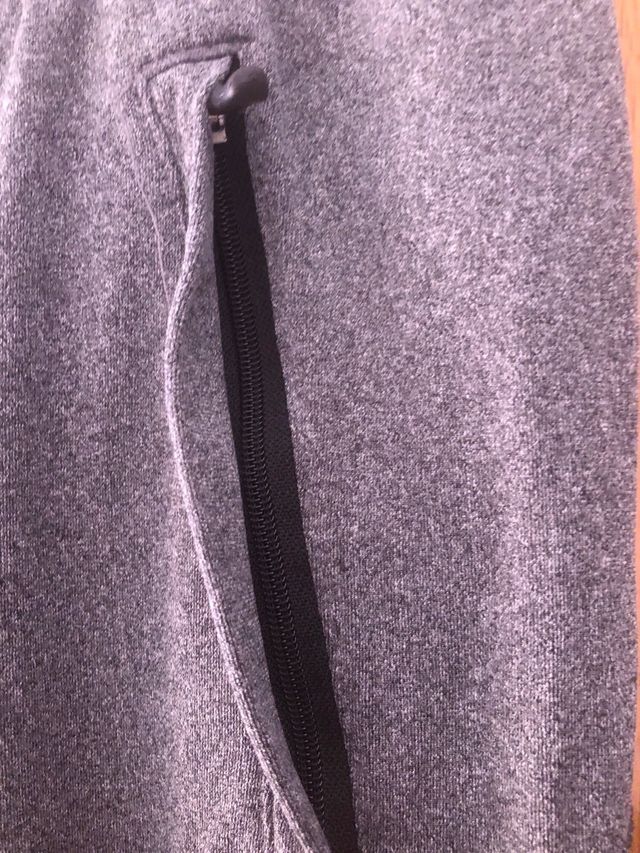 Pantalón gris talla M