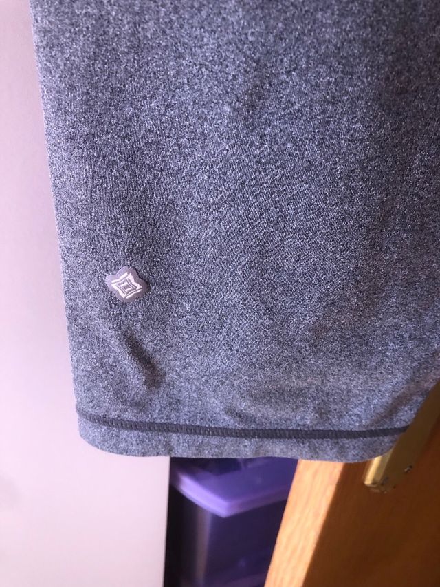 Pantalón gris talla M