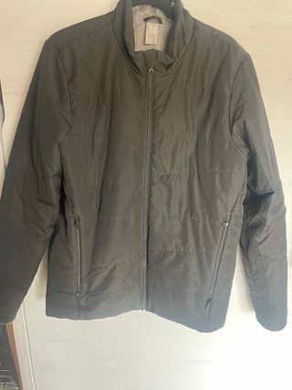 Cazadora acolchada negra