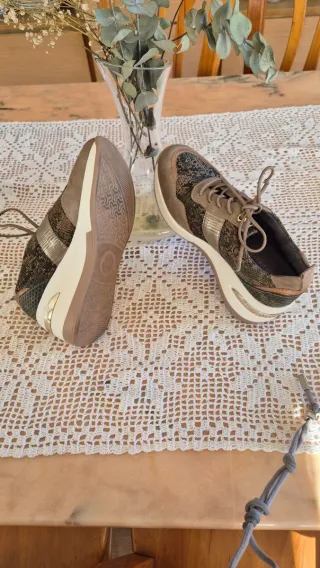 Zapatillas casual Mysoft beige y verde