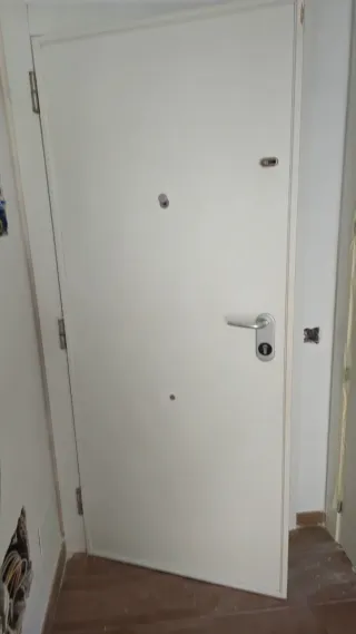 Puerta acorazada de entrada