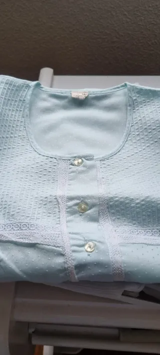 Camisón azul con encaje