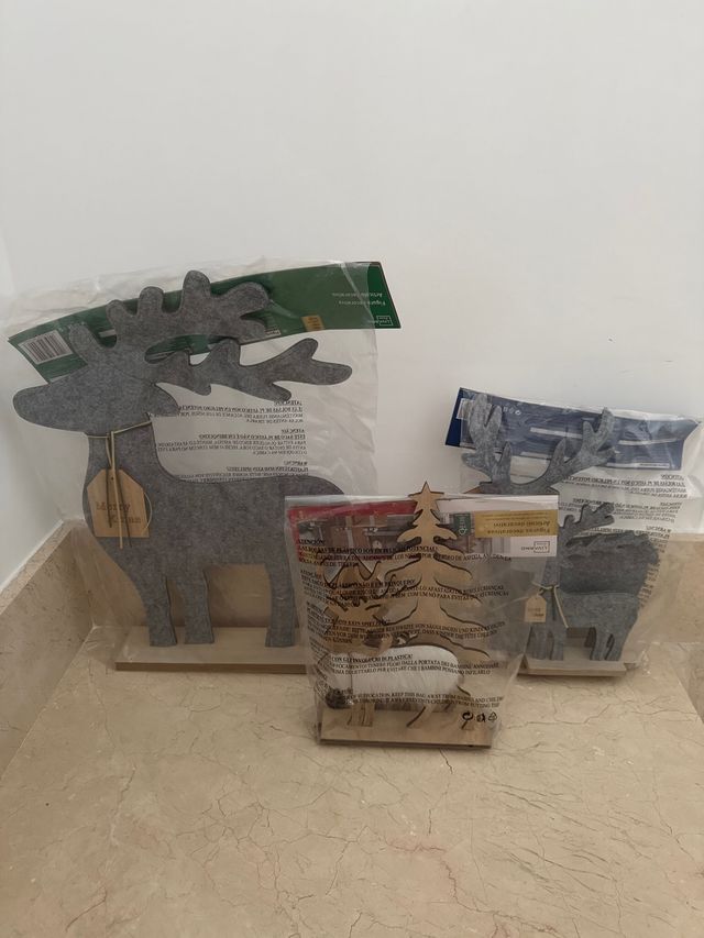 Adornos Navideños de Tela y Madera