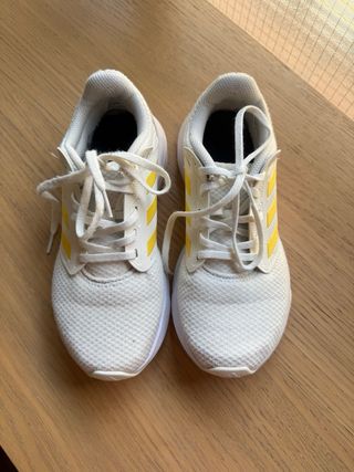 Zapatillas Adidas Talla 39 Blancas y Amarillas