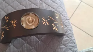 Portacandele in legno decorato