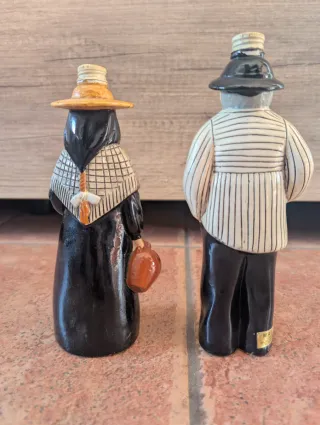 Coppia di antiche bottiglie di liquore alle erbe di Maiorca, anni '60-'80