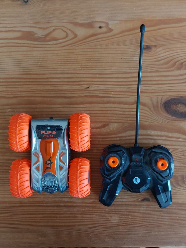 Coche teledirigido Flip & Fly Acrobático